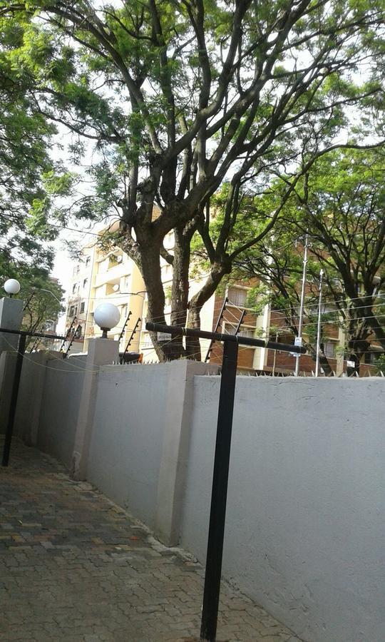 Royal Crown Guesthouse Johannesburgo Exterior foto